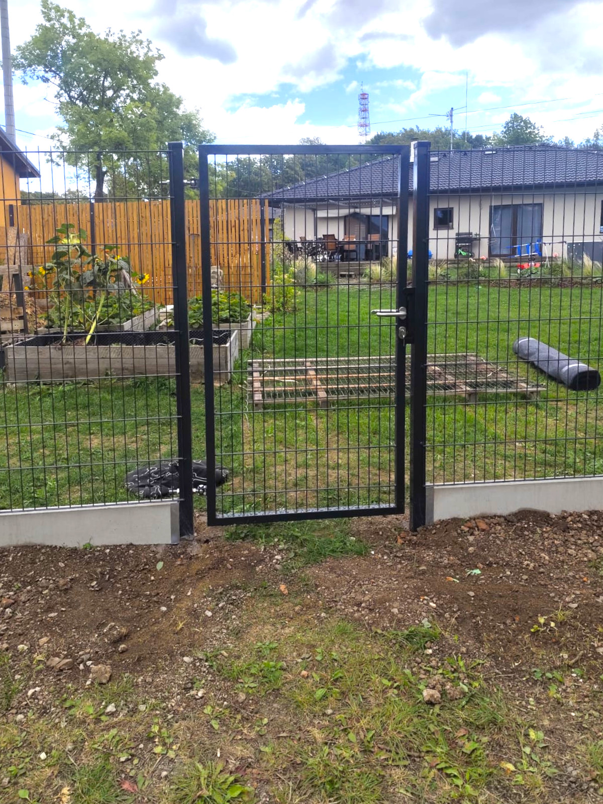 b04348fa-4914-48e0-b24f-a4a27a76fee0